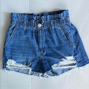 American Eagle High-Rise Distressed Denim Shorts – Size 6